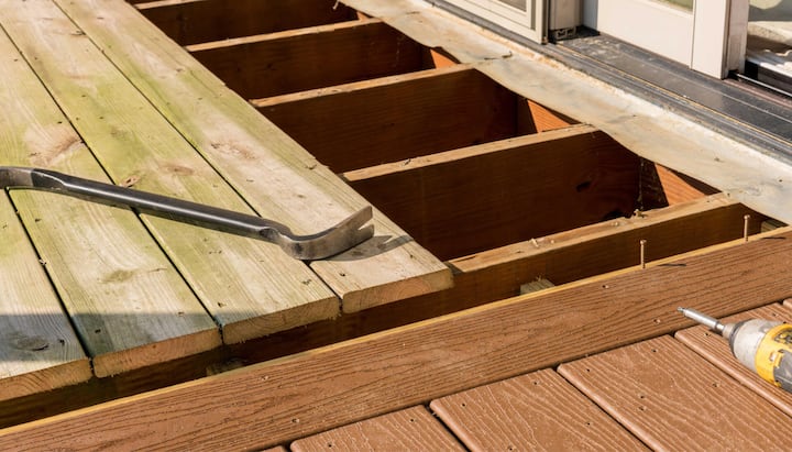 Professional deck builder Chicago IL